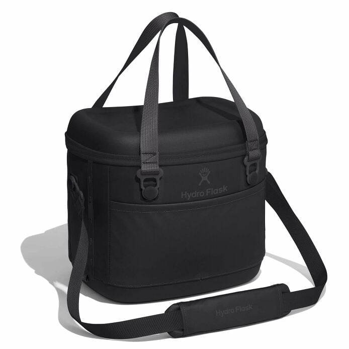 game-day-bundle-y9 12pco001-carryout-cooler-15l-black-angled_1_1.jpg