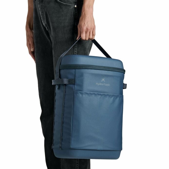 carryouttm-backpack-22-l-m4 250815_hydro_s26_hb_14597_6.jpg