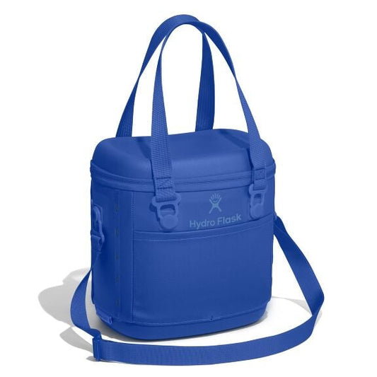 carryouttm-soft-cooler-10-l-p1 6pco382_carryout_cooler_10l_capri_blue_angled_1.jpg