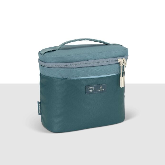 osprey-axis-x-hydro-flask-campus-essentials-bundle-n3 axisxhydroflask_s26_detail1_cascadeblue_10007249_1.jpg