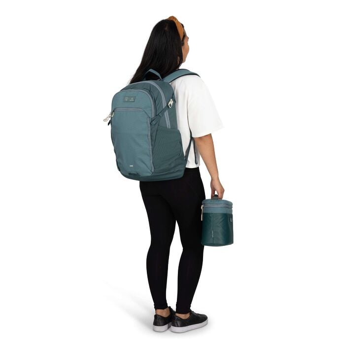 osprey-axis-x-hydro-flask-campus-essentials-bundle-n3 axisxhydroflask_s26_onbody2_cascadeblue_10007249_2.jpg