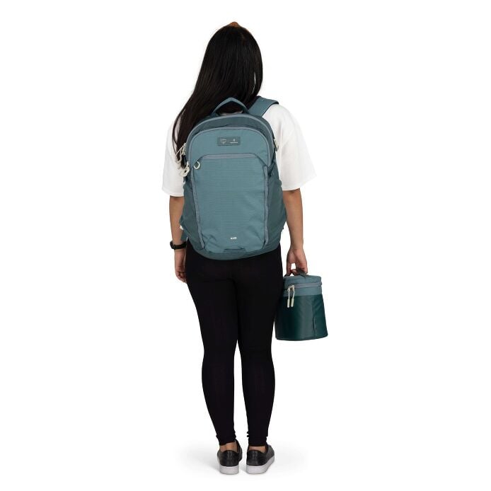 osprey-axis-x-hydro-flask-campus-essentials-bundle-n3 axisxhydroflask_s26_onbody3_cascadeblue_10007249_2.jpg
