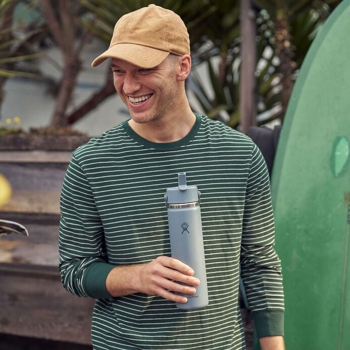 24-oz-wide-mouth-with-flex-straw-cap-o5 hf_s26_mcinnis_0232_13.jpg
